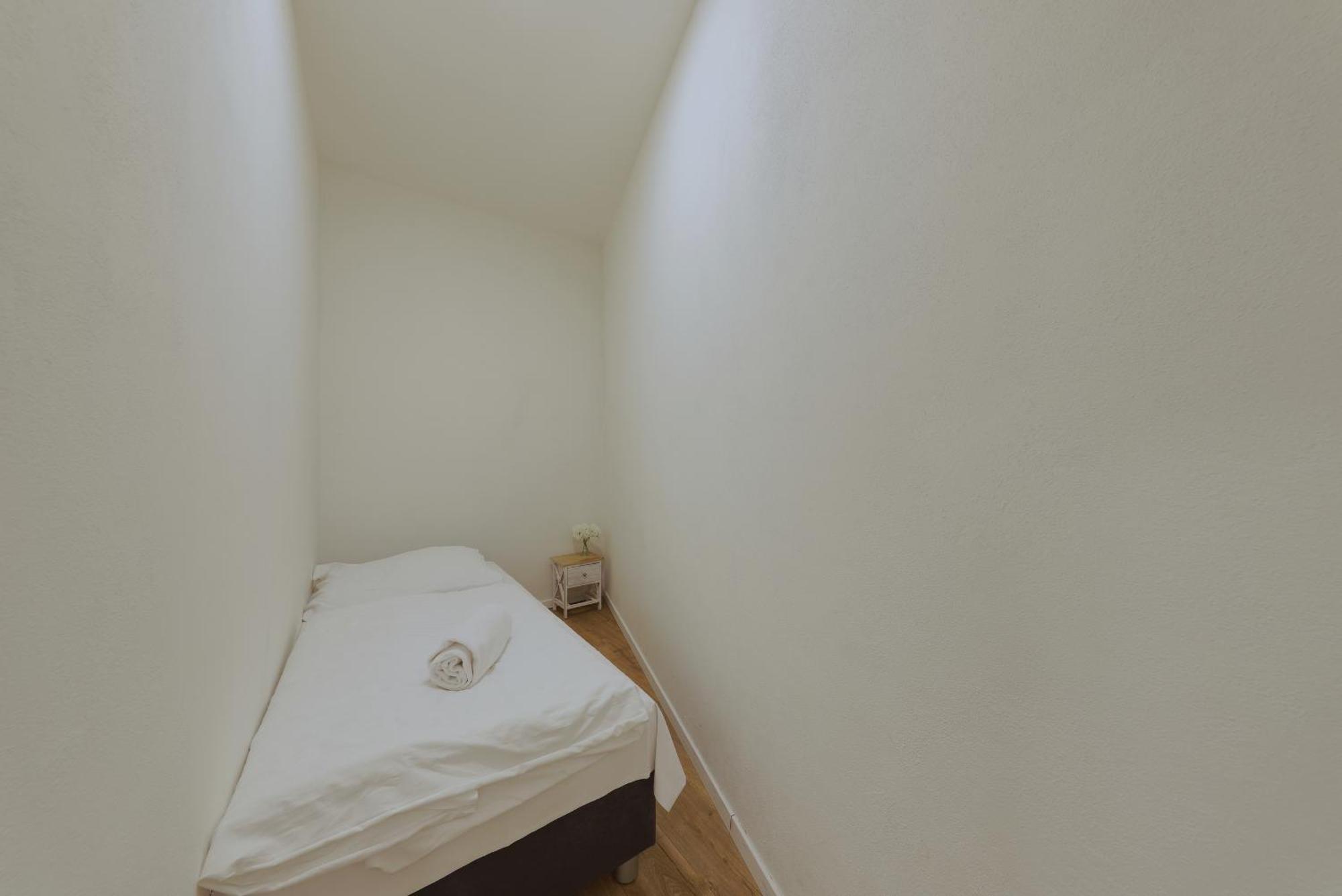 Shone Apartment Old Town 2 Bedroom Братислава Экстерьер фото