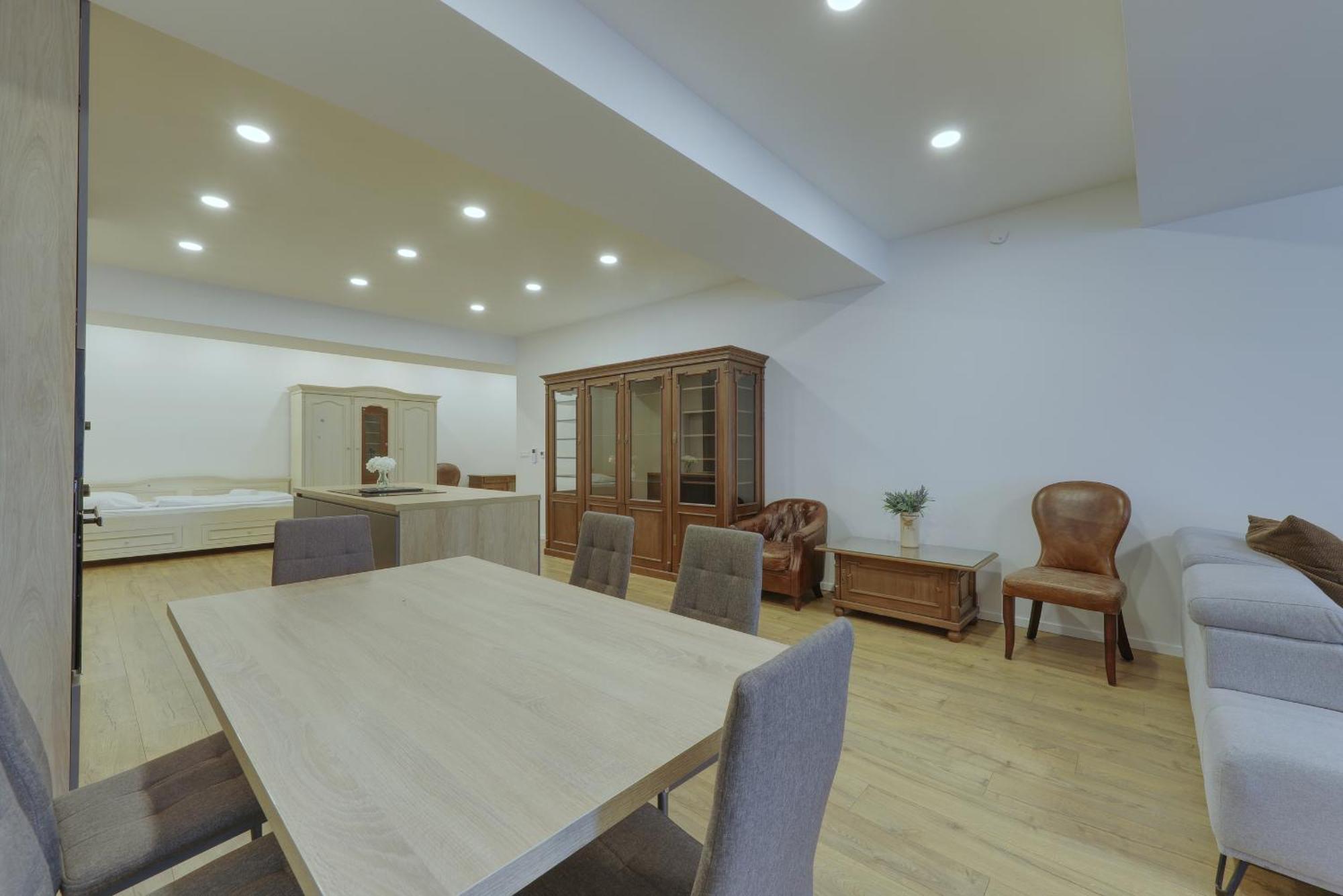 Shone Apartment Old Town 2 Bedroom Братислава Экстерьер фото