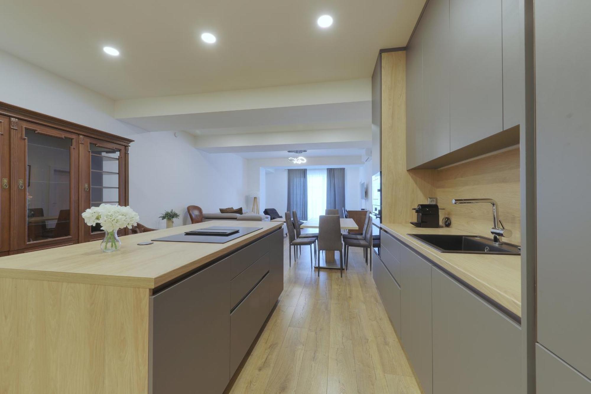 Shone Apartment Old Town 2 Bedroom Братислава Экстерьер фото