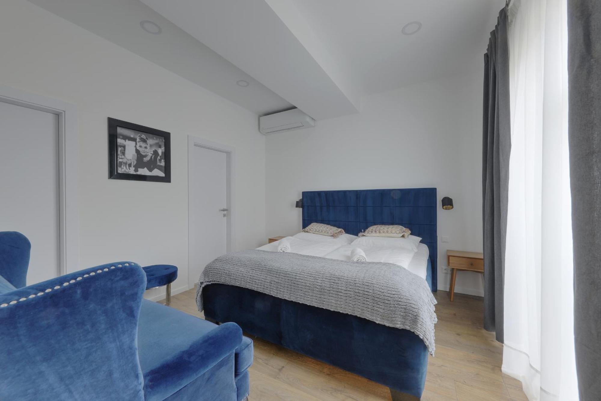 Shone Apartment Old Town 2 Bedroom Братислава Экстерьер фото