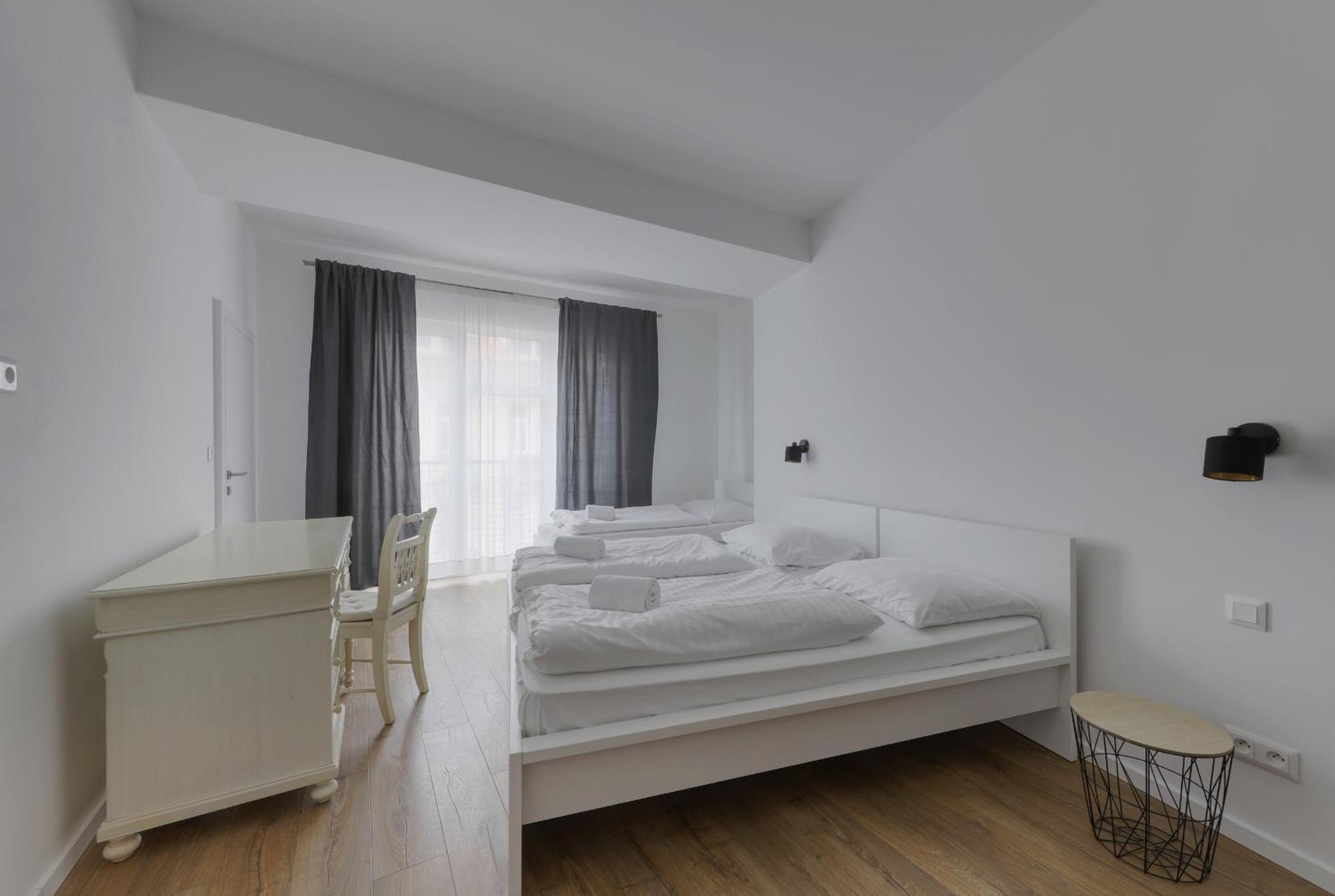 Shone Apartment Old Town 2 Bedroom Братислава Экстерьер фото