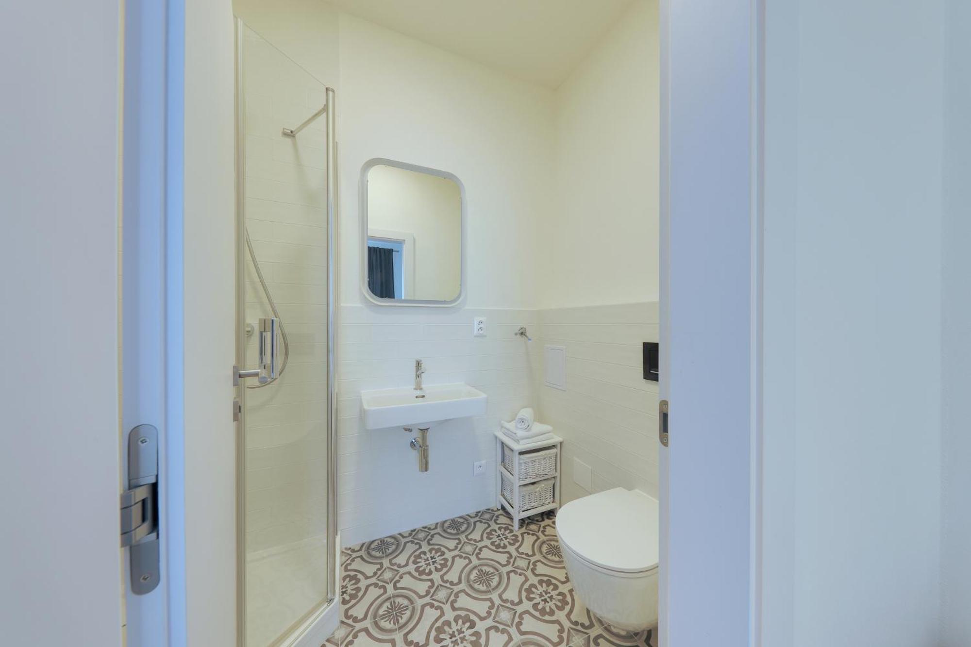 Shone Apartment Old Town 2 Bedroom Братислава Экстерьер фото